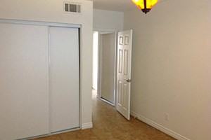 45809 Evelyn Court - Photo 3 of 9