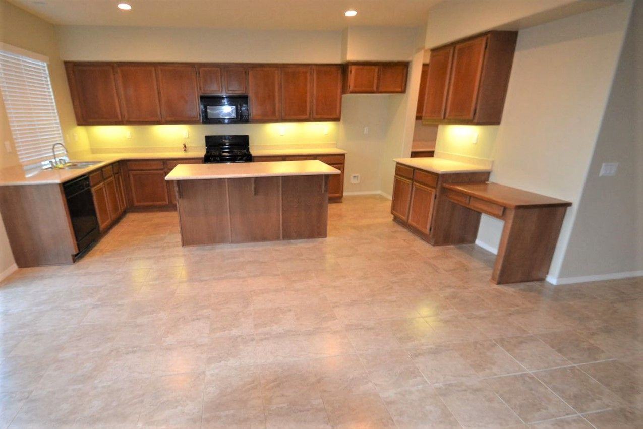 1701 Chamberlin Creek Way - Photo 3 of 9