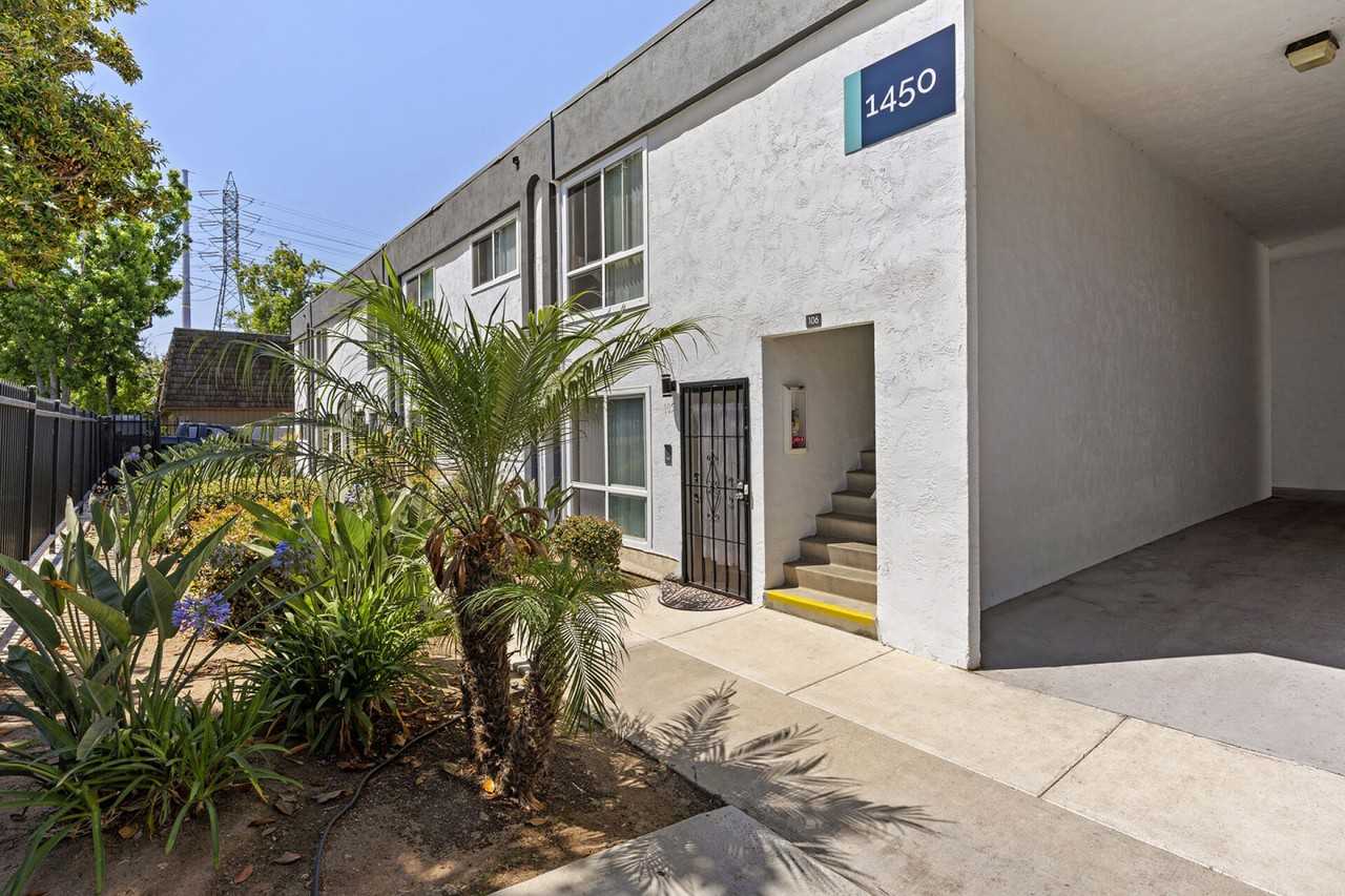 Vista Lane Apartments - Photo 2 of 28