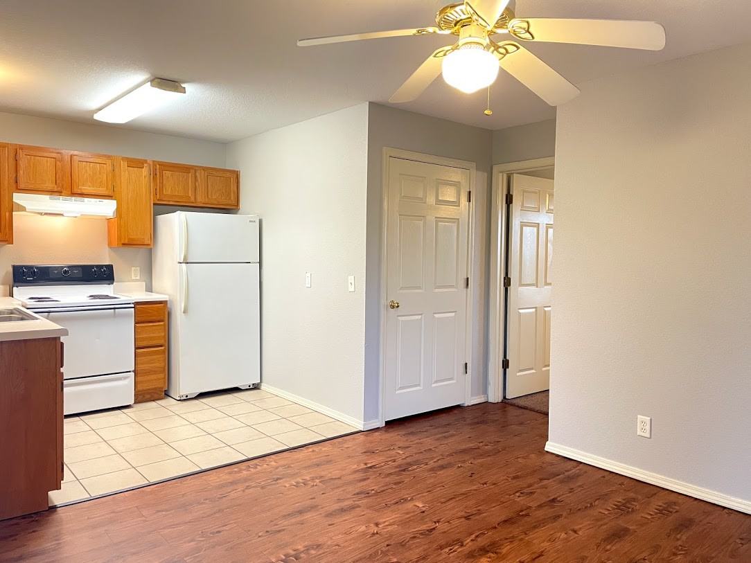 1131 N Oakland Ave #6 - Photo 2 of 7