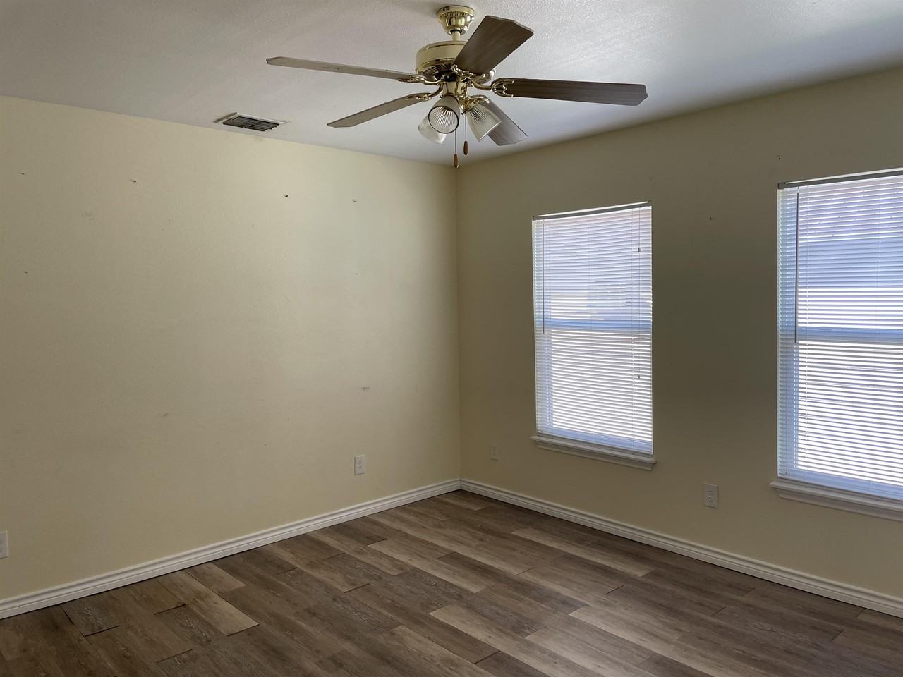 4606 Nesbitt Dr #1 - Photo 2 of 39