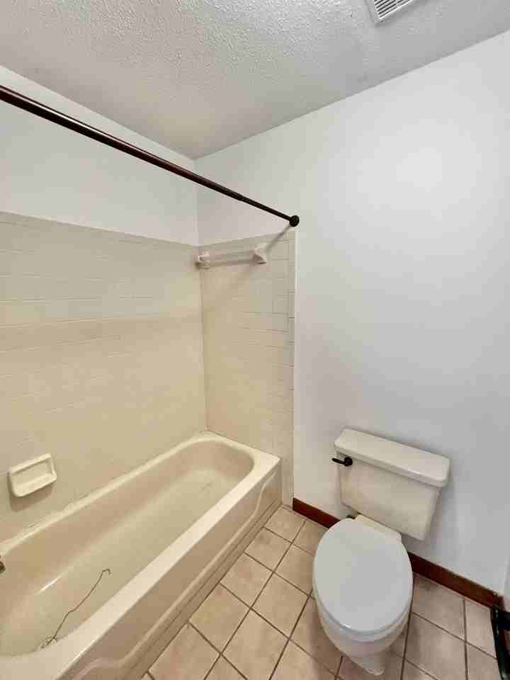 413 Primrose Cir #1 - Photo 5 of 13
