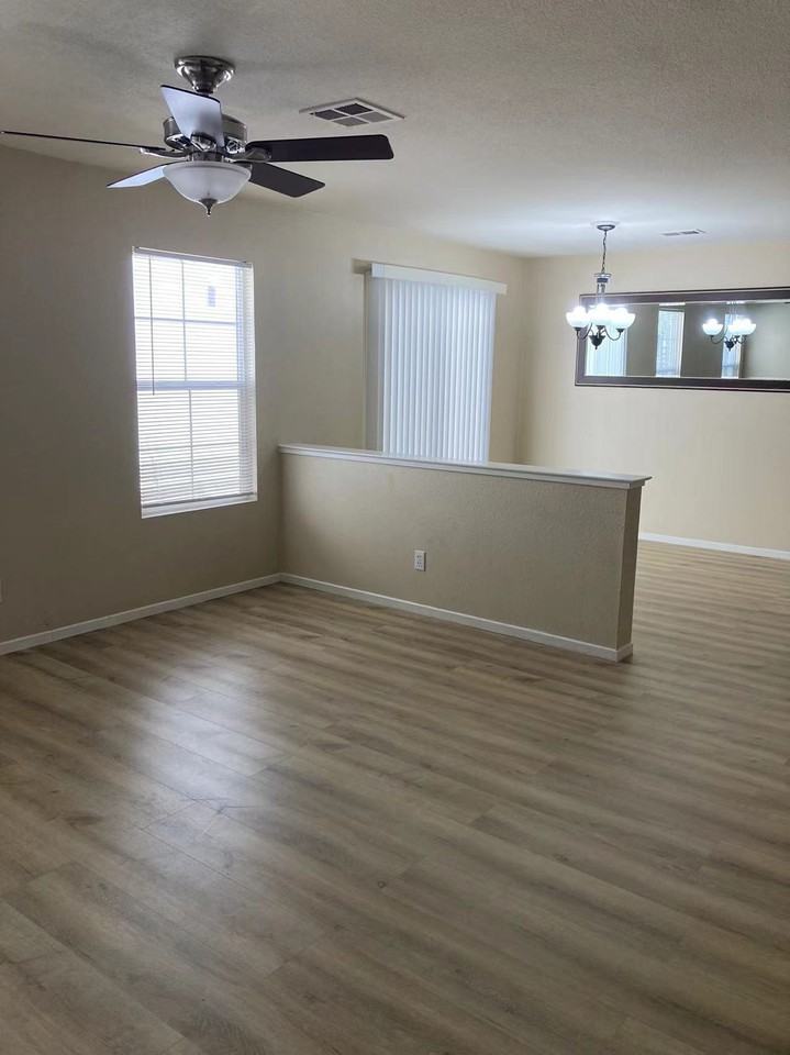 3027 Roadrunner Drive - Photo 3 of 21