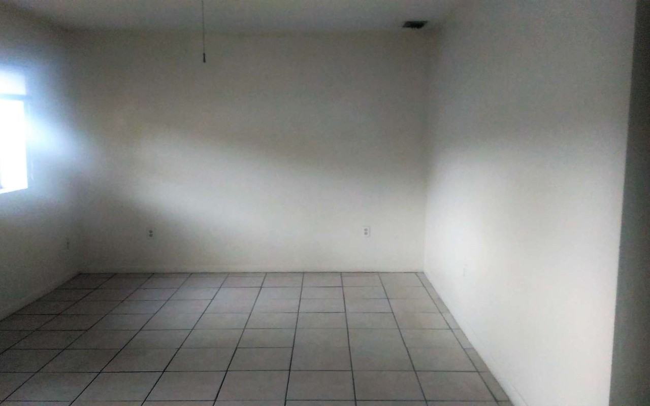 2600 S Marion Ave - Photo 5 of 7