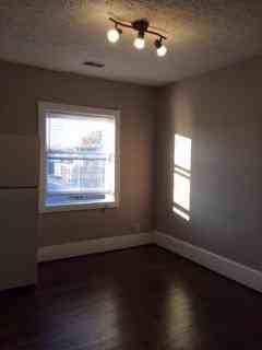 305 1st St - Photo 3 of 8