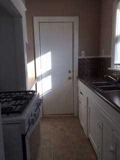 305 1st St - Photo 7 of 8