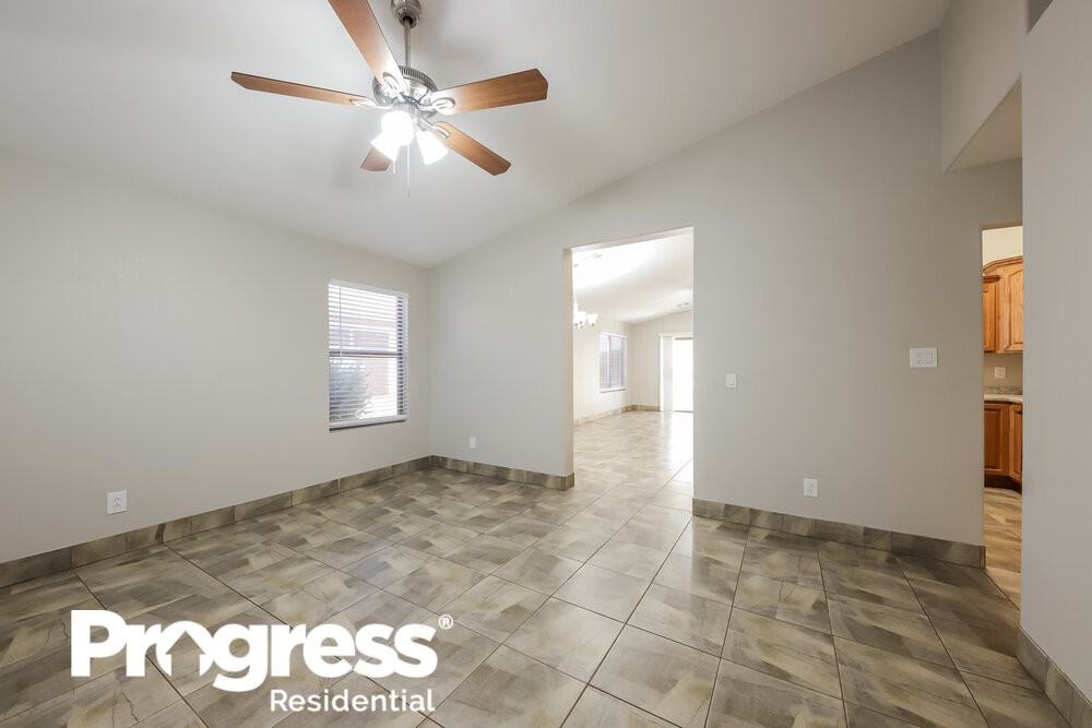 8560 W Eva St - Photo 3 of 21