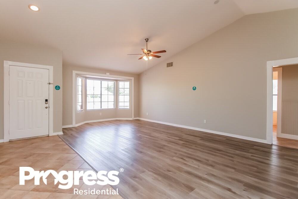 1328 N Olympic Cir - Photo 3 of 16