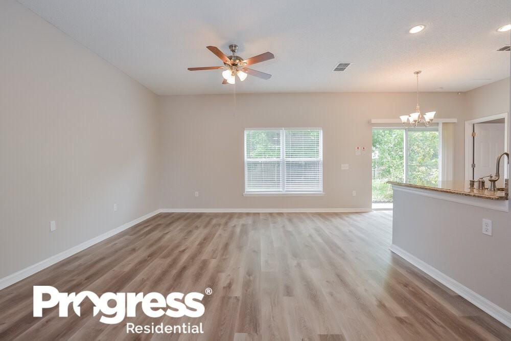 2722 Woodstream Cir - Photo 3 of 16