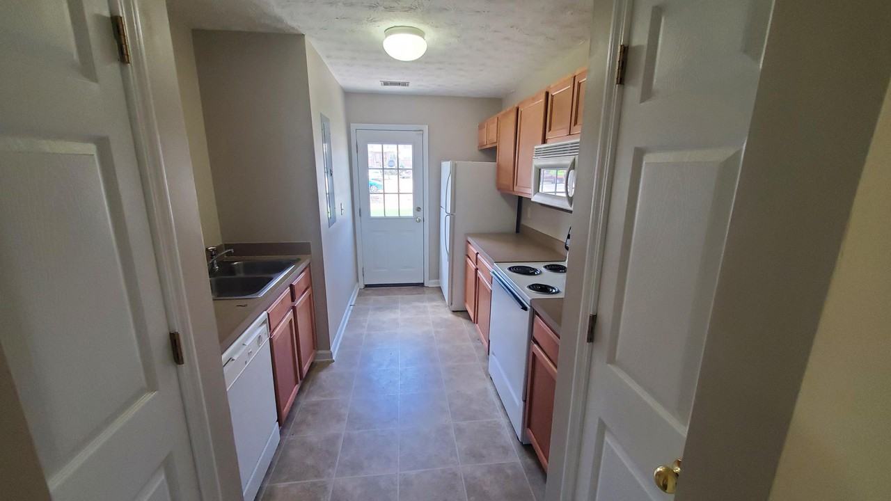 241 South Irwin Street - 62Unit 62 #62 - Photo 3 of 9