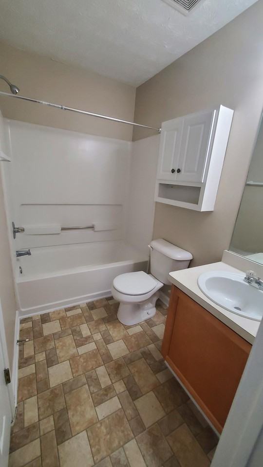 241 South Irwin Street - 62Unit 62 #62 - Photo 7 of 9