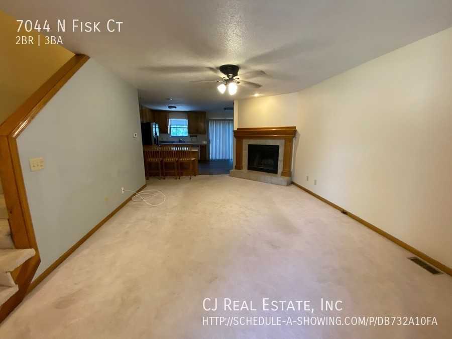 7044 N Fisk Ct - Photo 2 of 11