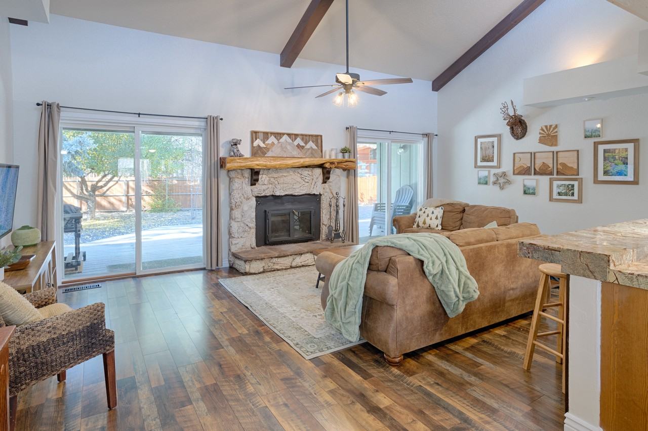 3232 Cutthroat Cir - Photo 3 of 23