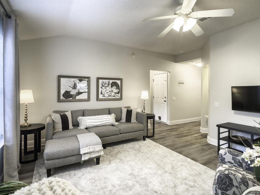 8646 Ramble Woods Dr - Photo 2 of 18