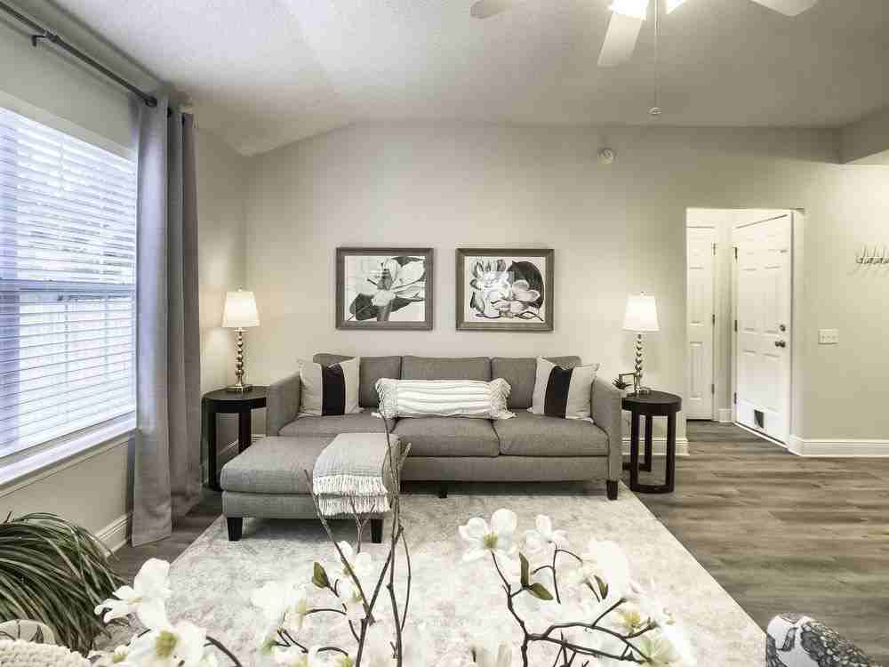 8646 Ramble Woods Dr - Photo 3 of 18