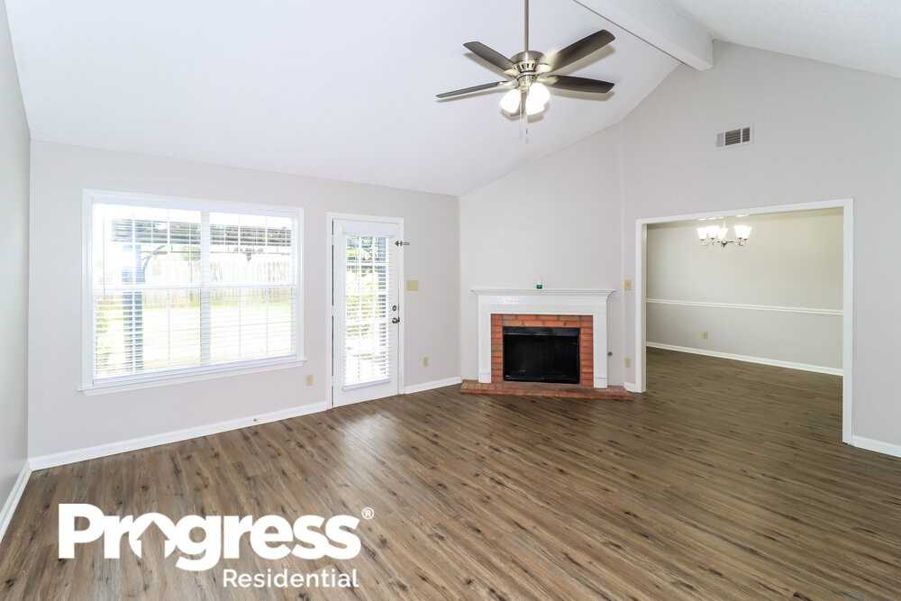 3155 Long Bridge Ln - Photo 3 of 16