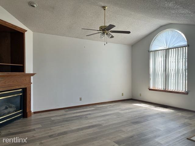 1203 Yuma St - Photo 2 of 12