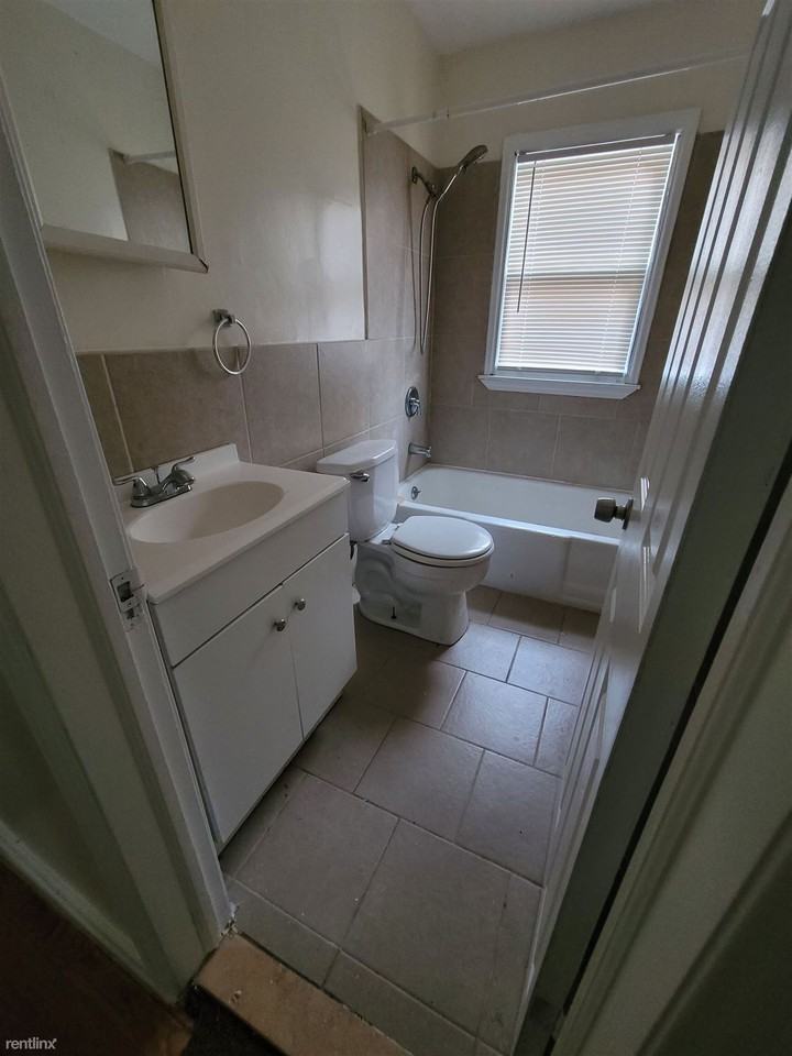 11696 Lansdowne St - Photo 3 of 10