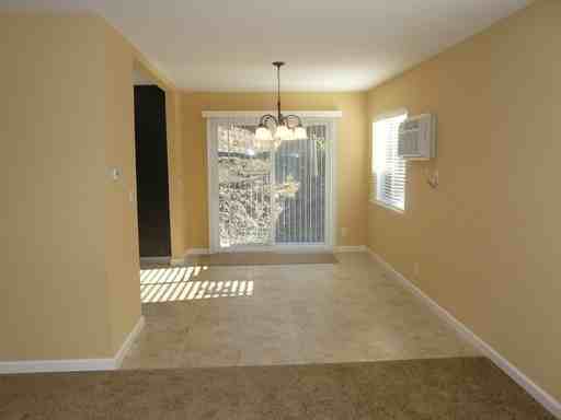 634 Blom Dr - Photo 2 of 8