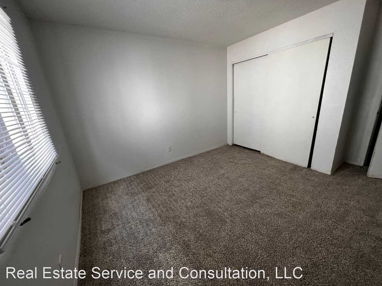 542 W Miller St. - Photo 3 of 4