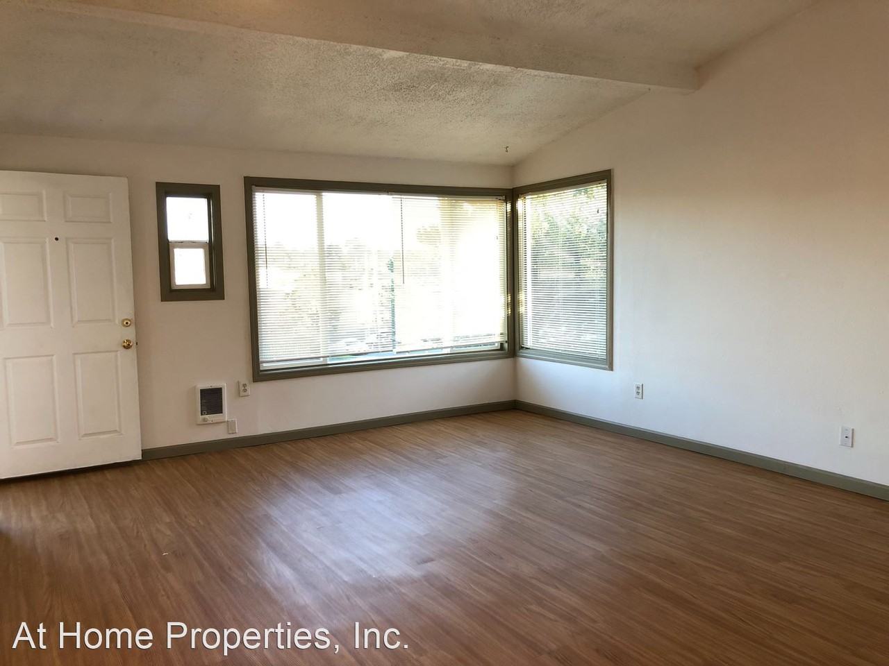 146 SW Cottage St - Photo 2 of 7