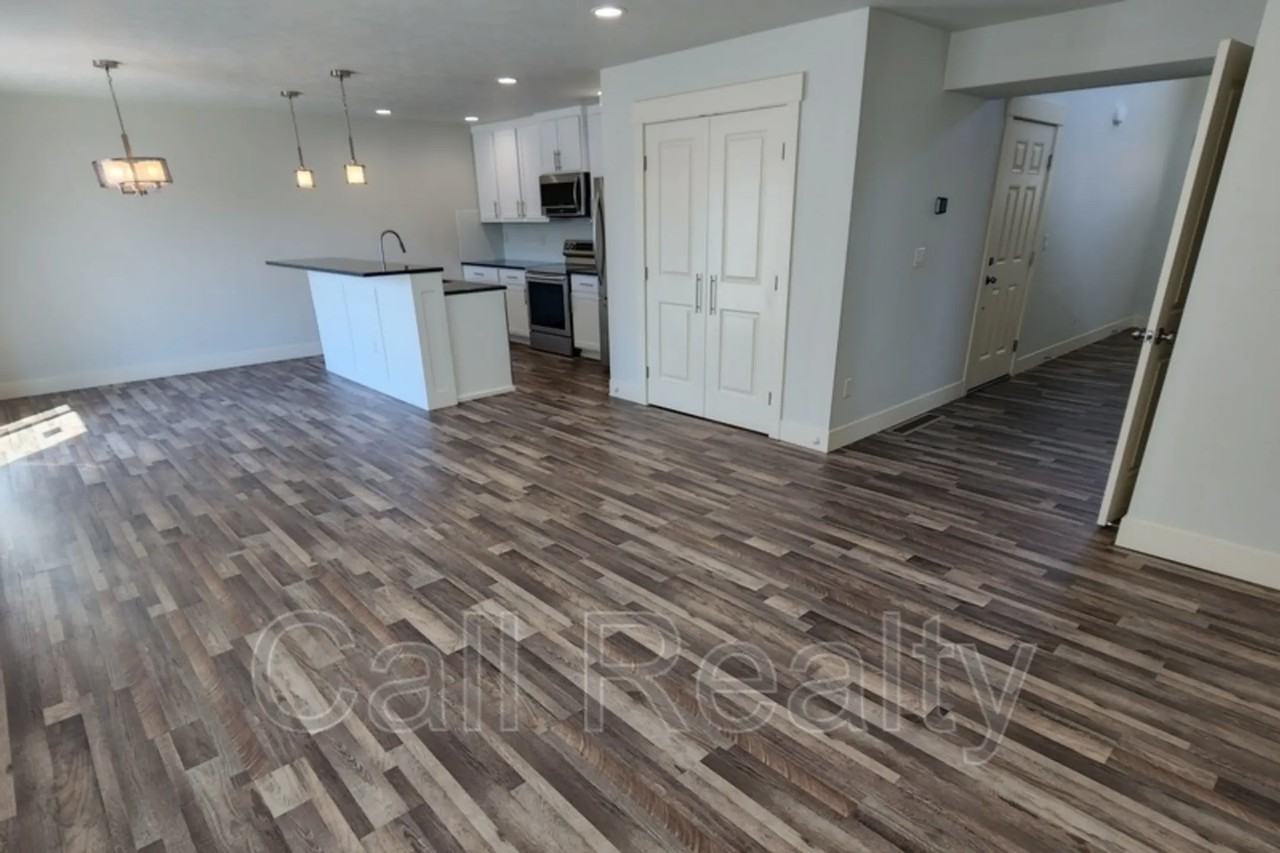 821 N Johnson Rd - Photo 3 of 15