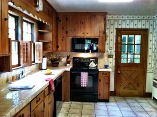 2024 Pembroke Rd - Photo 2 of 9