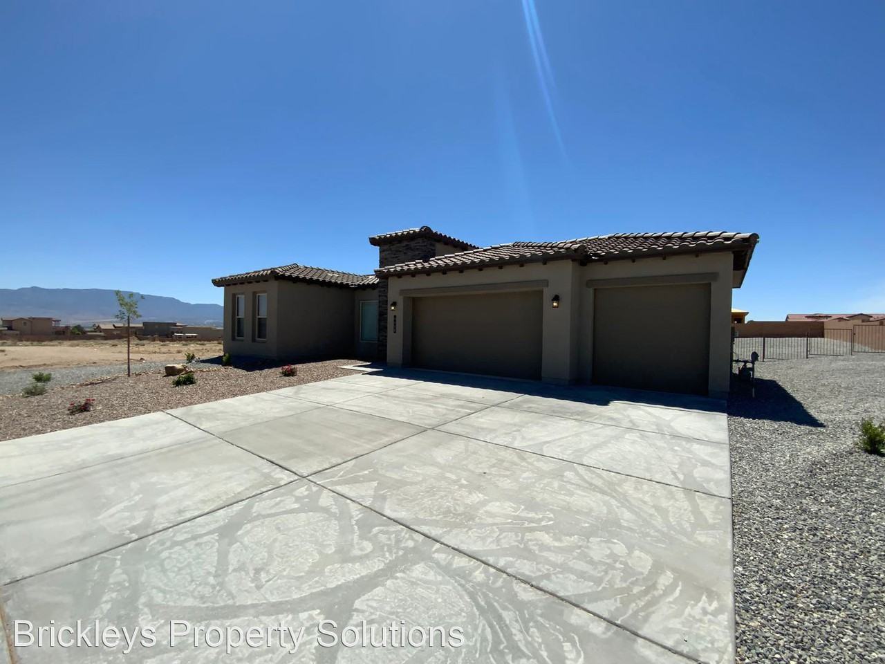 6408 Papagayo Rd Nw - Photo 3 of 32