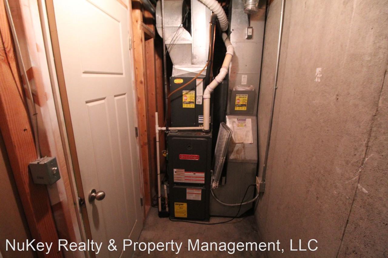 323 W Graves Rd - Photo 2 of 18