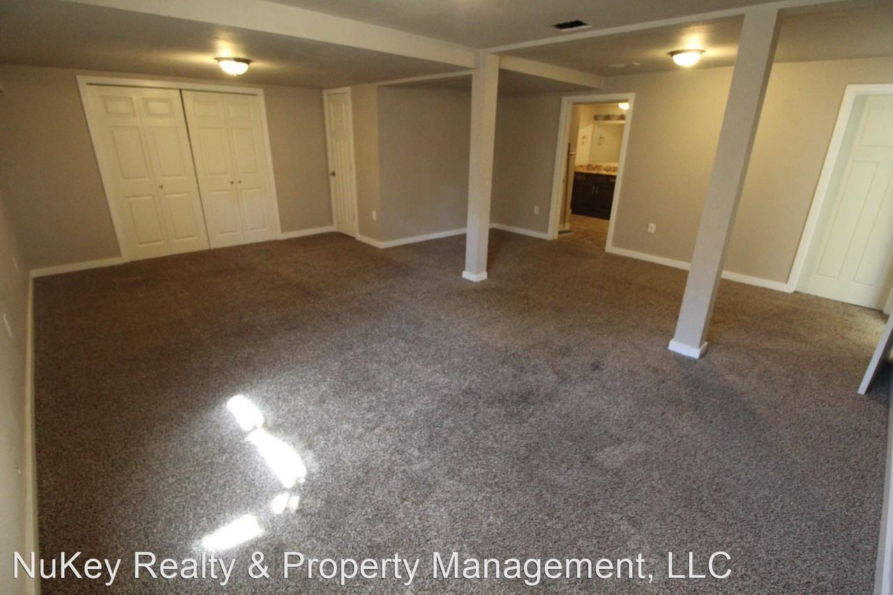 323 W Graves Rd - Photo 3 of 18