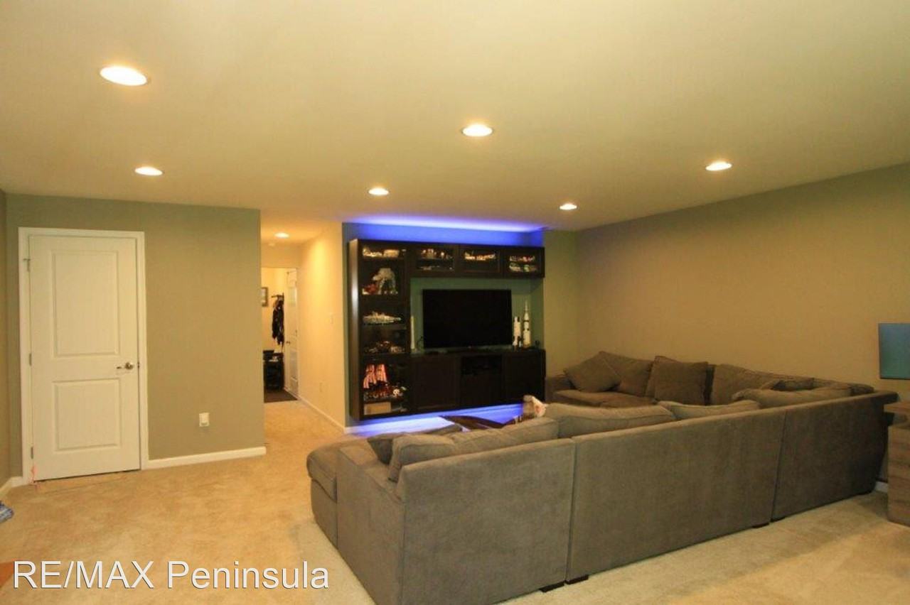 129 Parkway Ct - Photo 3 of 27