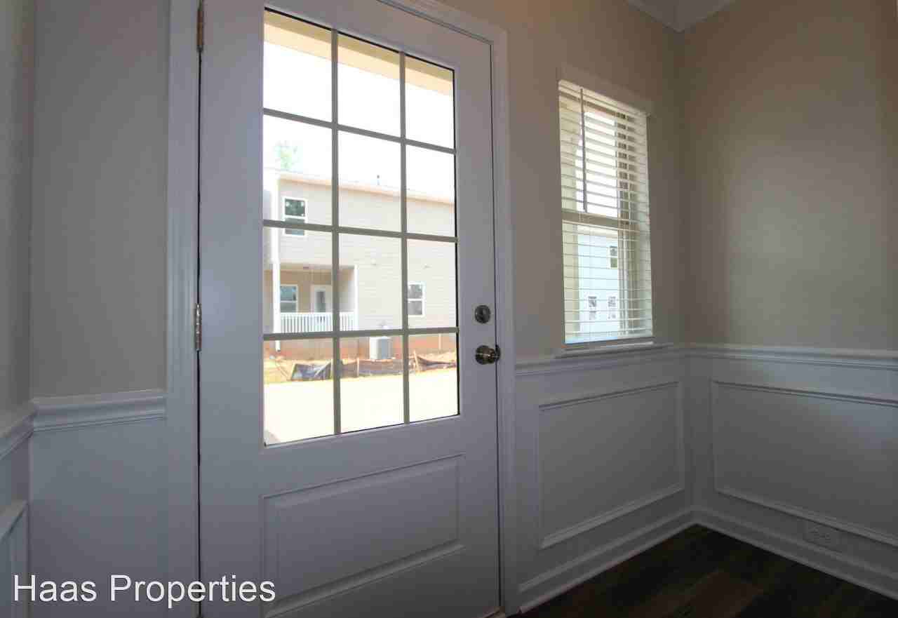 242 Hickory Commons Way - Photo 2 of 14