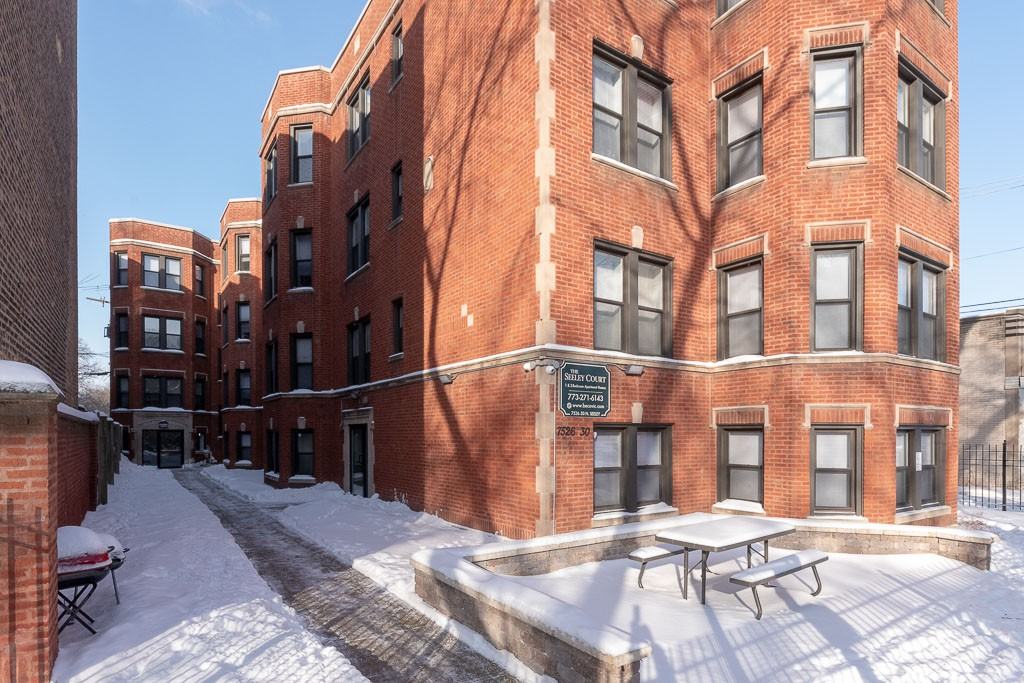 7526 N Seeley Ave 301, Chicago, IL 60645 1 Bedroom Apartment for