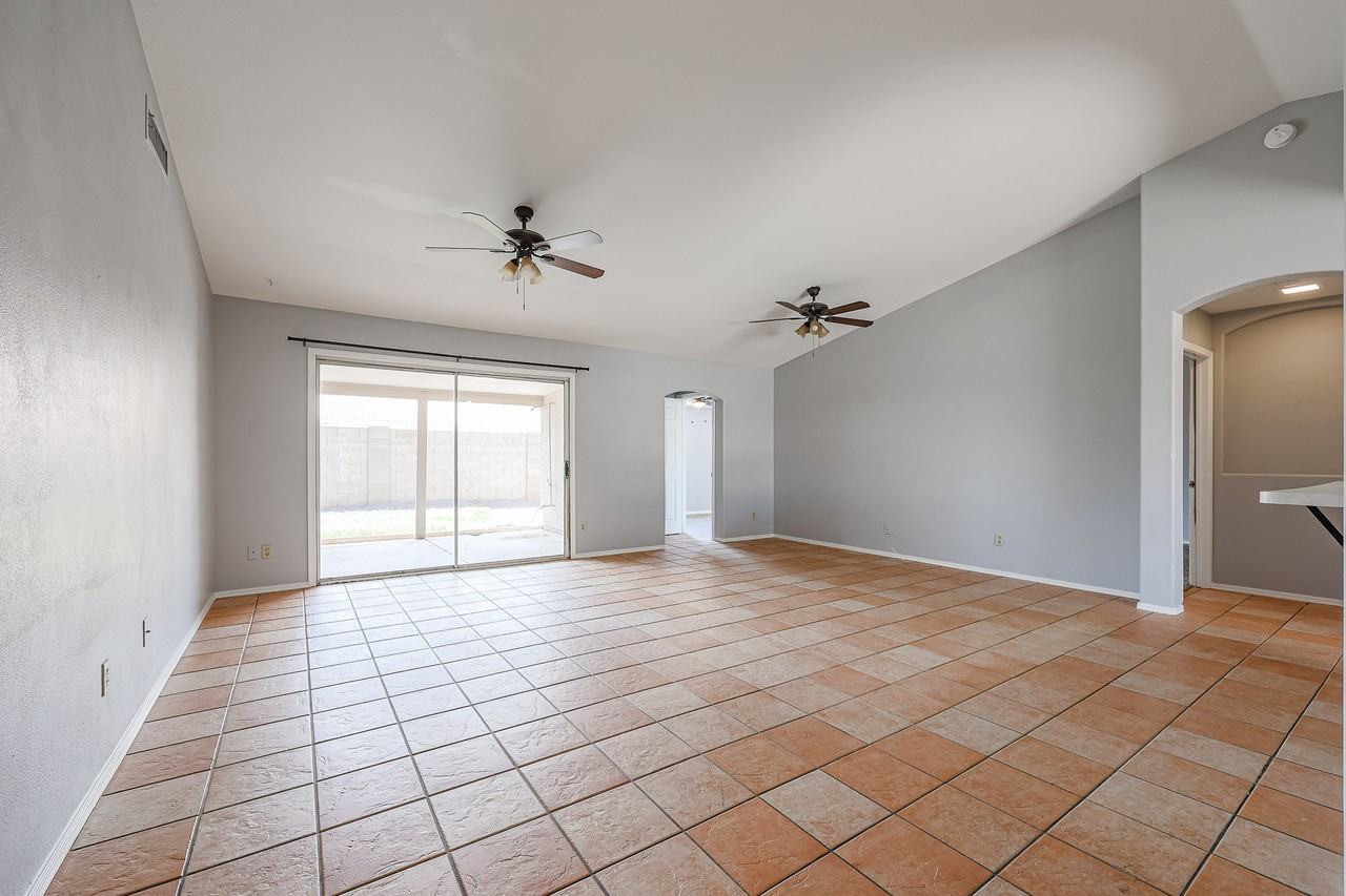 5515 E Farmdale Ave - Photo 5 of 48