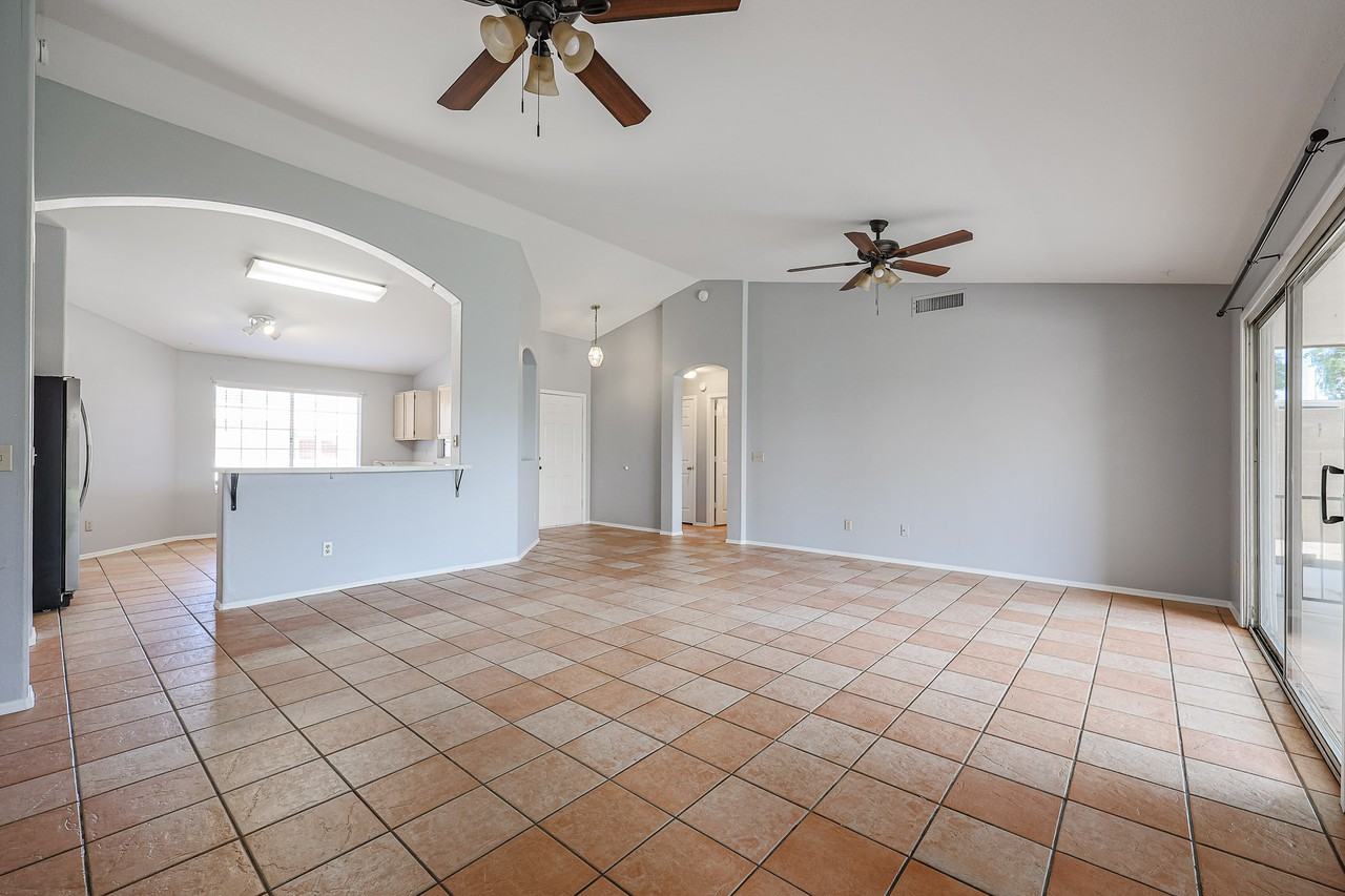 5515 E Farmdale Ave - Photo 7 of 48
