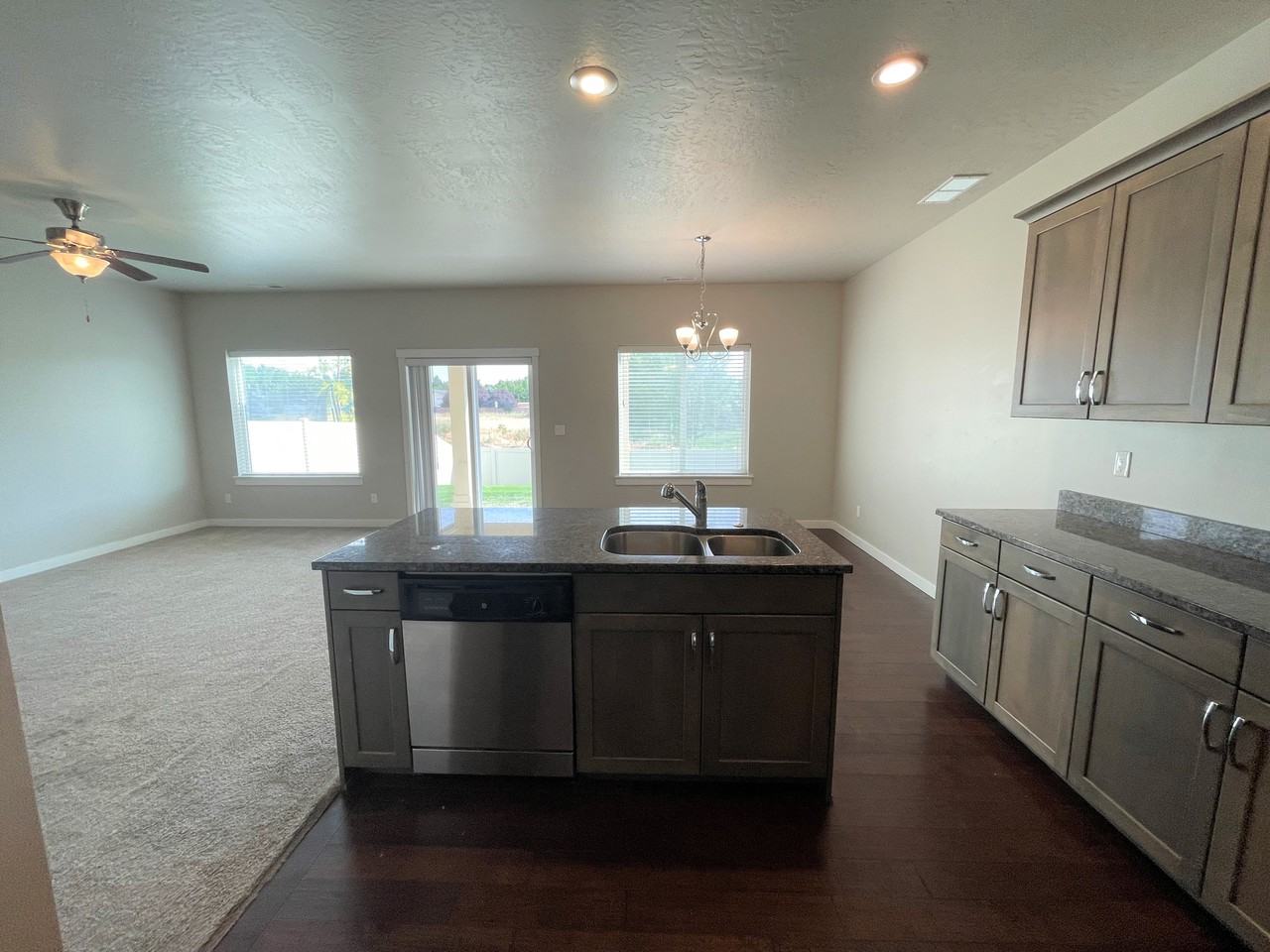 9127 W Tillamook Dr - Photo 6 of 23