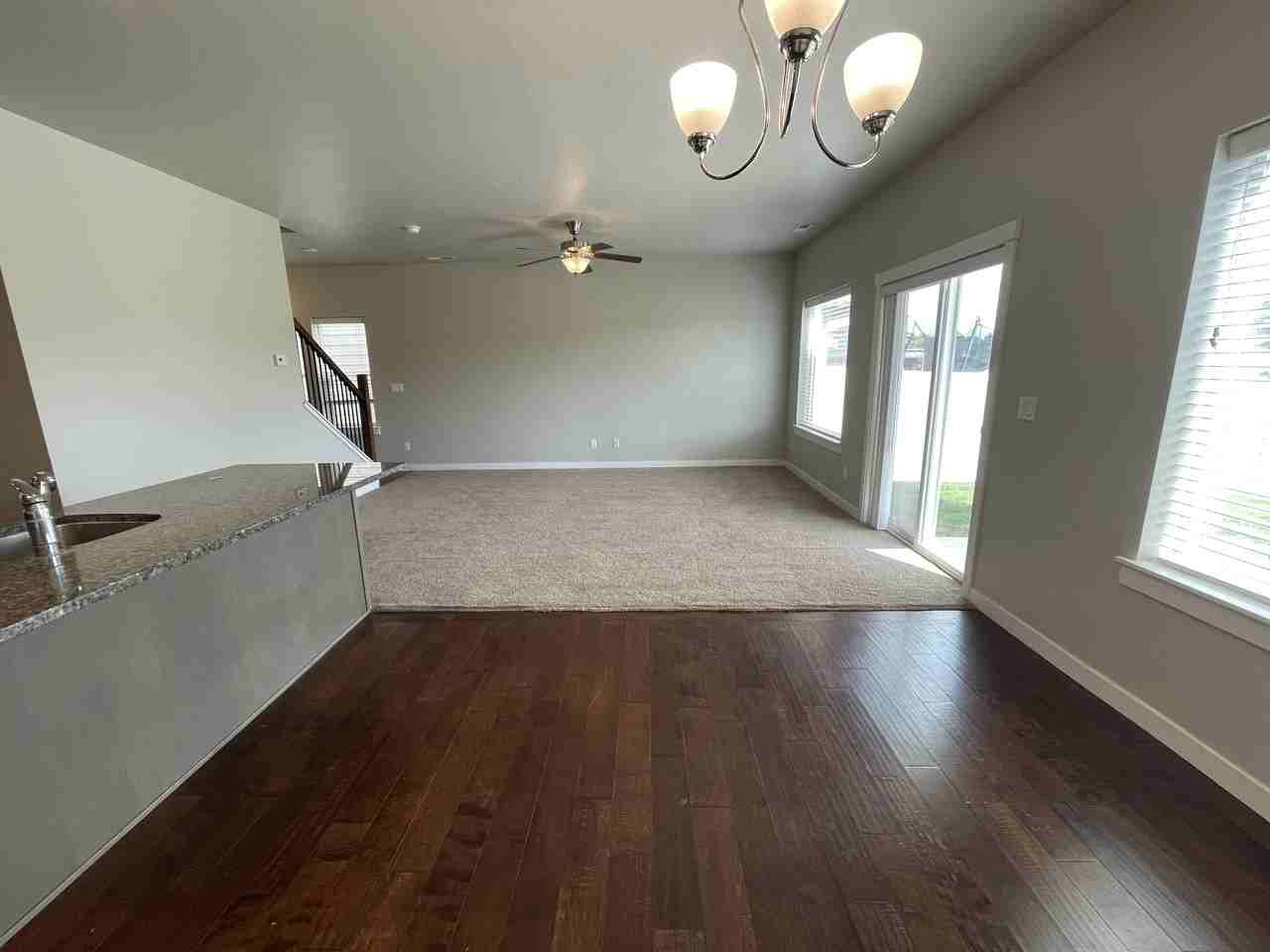 9127 W Tillamook Dr - Photo 7 of 23