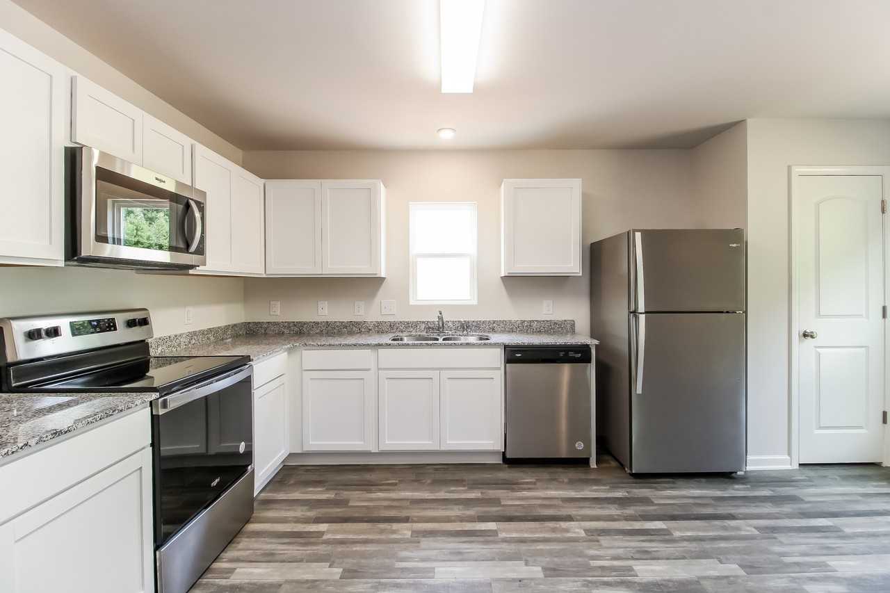 1600 Robins Nest Dr - Photo 3 of 15