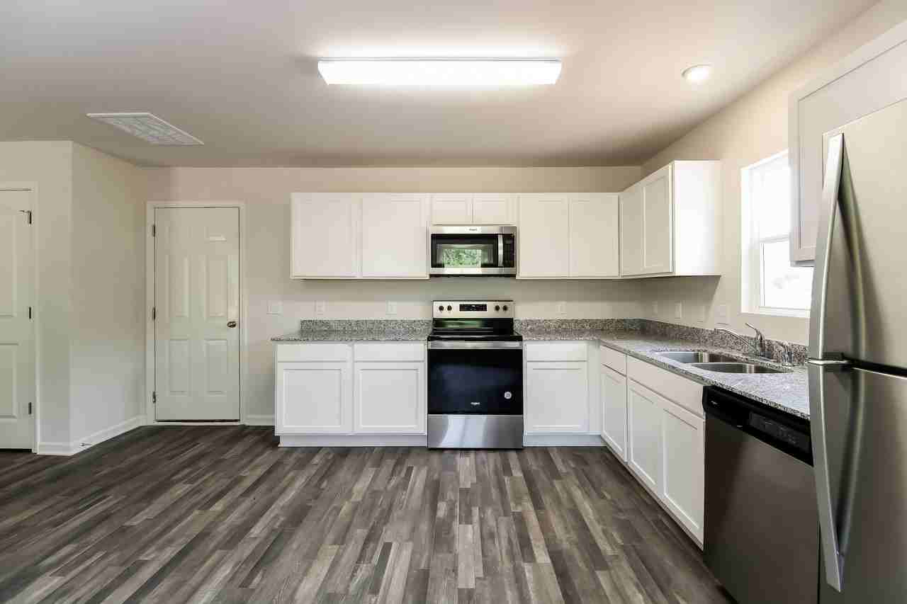 1600 Robins Nest Dr - Photo 4 of 15