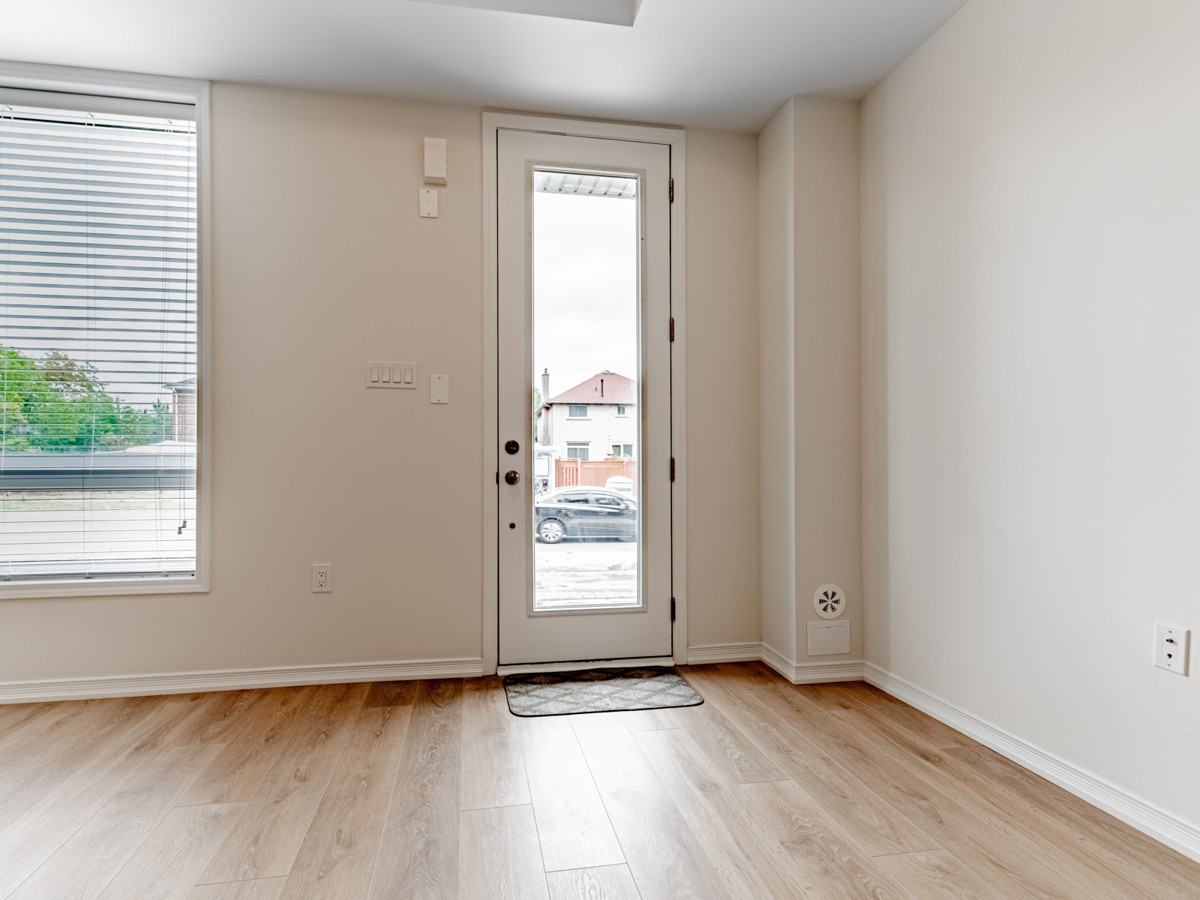 28 Humberwood Boulevard - Photo 3 of 34