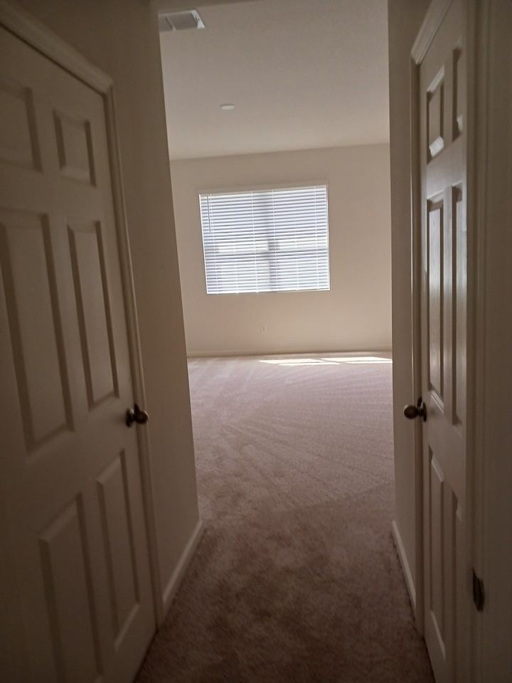463 Old Country Rd Se - Photo 2 of 9
