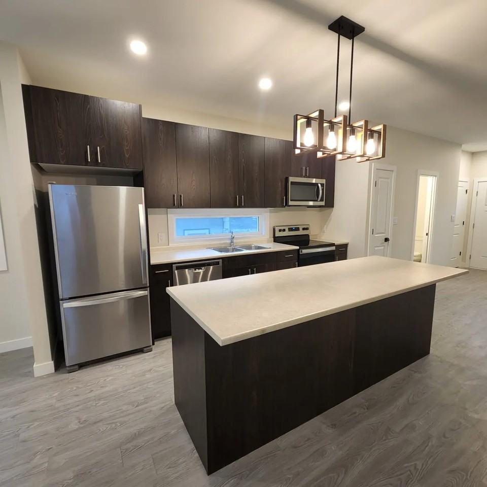 175 Jefferson Ave (Main Floor and Basement) Apartments 175 Jefferson