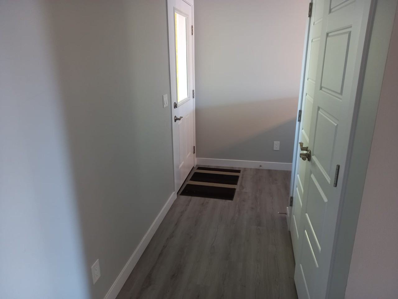 5115 21A Avenue Southwest - Photo 3 of 15