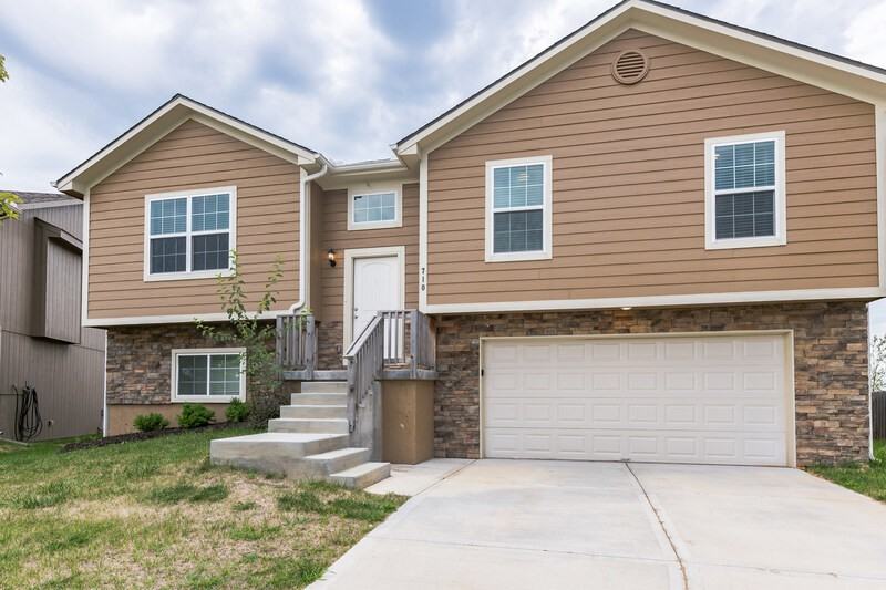 710 Charles Cir - Photo 2 of 27