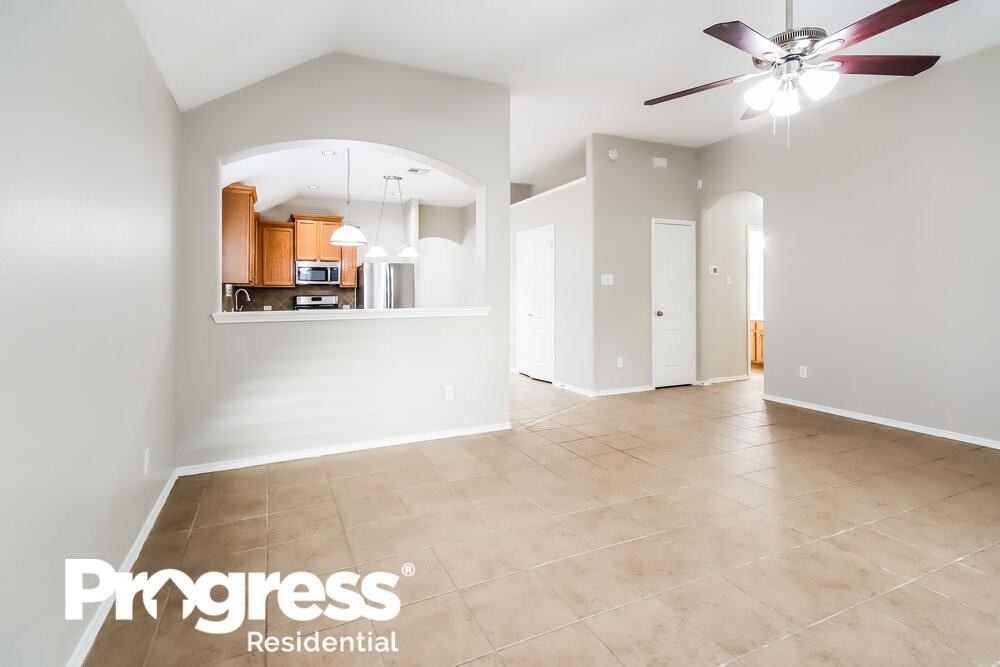 4709 Meadow Way Dr - Photo 3 of 21