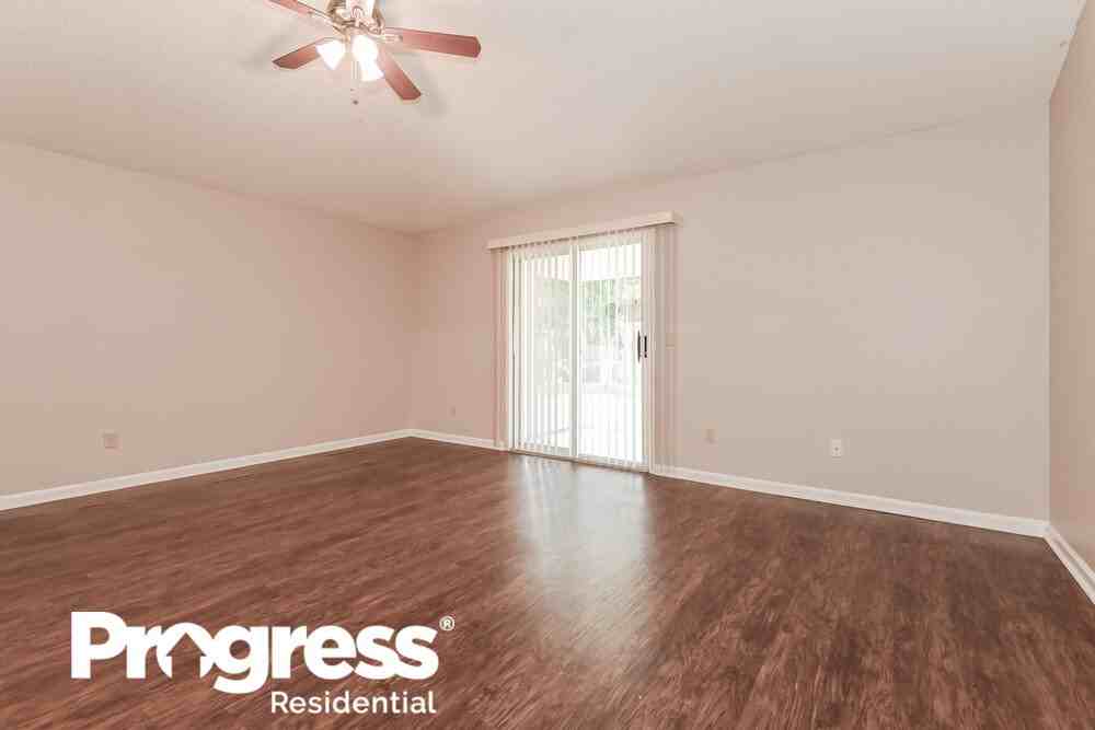 4344 Lake Woodbourne Dr - Photo 3 of 16