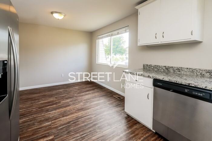 6672 S Somerset Dr - Photo 3 of 15