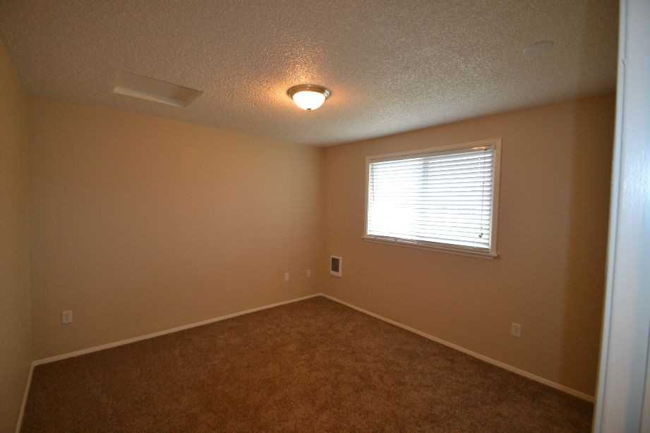 6113 N 41st St - Photo 3 of 11