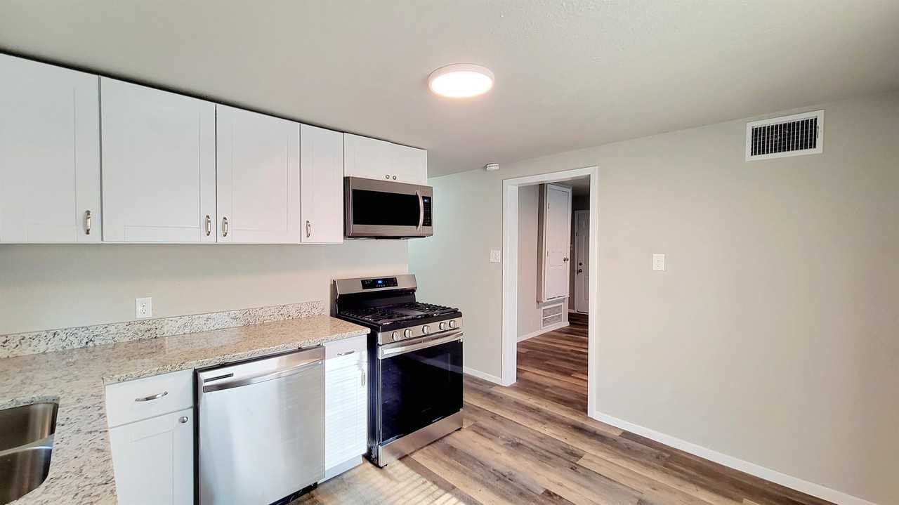 1221 STANFORD 1221 #1 - Photo 5 of 18