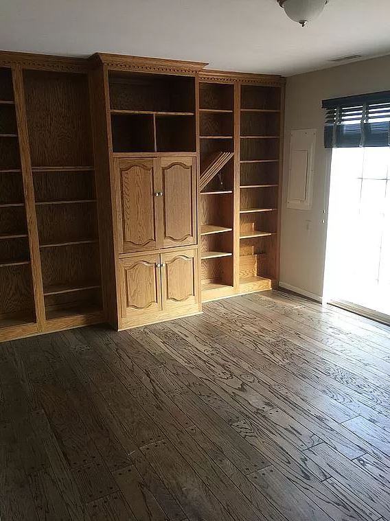 241 Tulip Tree Court - Photo 3 of 10